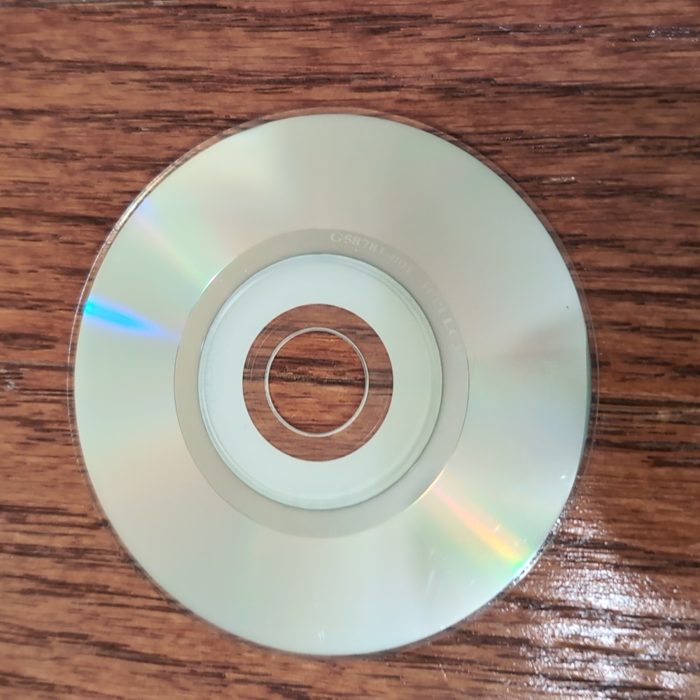Intel Solid-State Drive Installation Guide CD - Picture 2 of 2